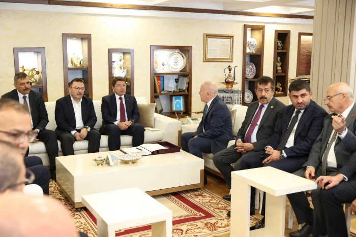 adalet bakani yilmaz tunc erzurum da 1727428029