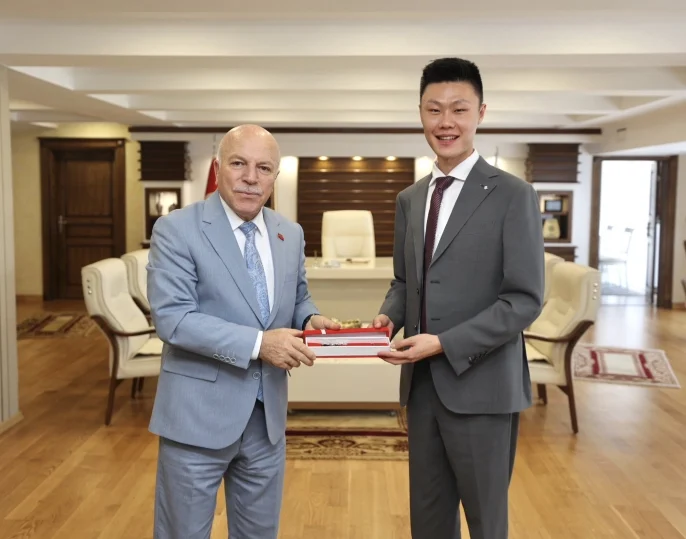 baskan sekmen den cinli konuklara tarihi deger vurgusu 7582 1