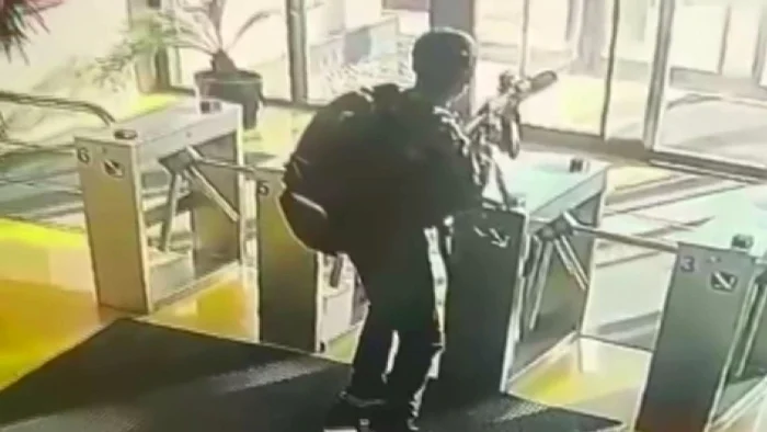 iste tusas tesisine saldiri ani 1729696526