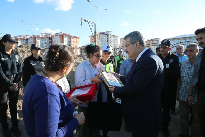 polis memuru selcuk durmaz dualarla topraga verildi 1758094717