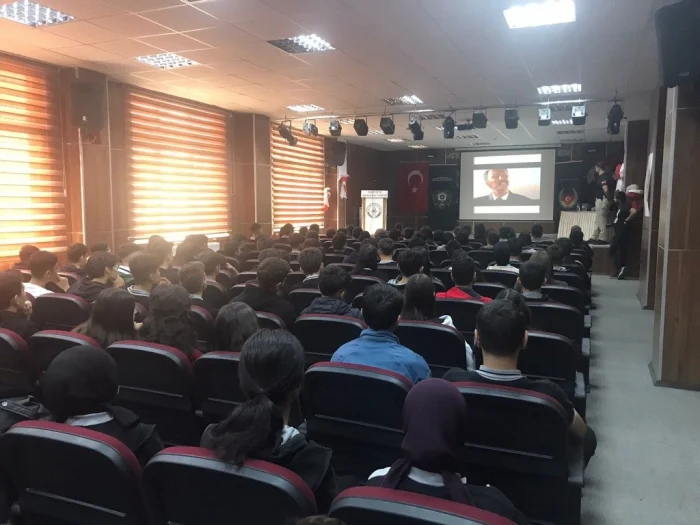 polisten ogrencilere teror bilgilendirmesi 5736 3