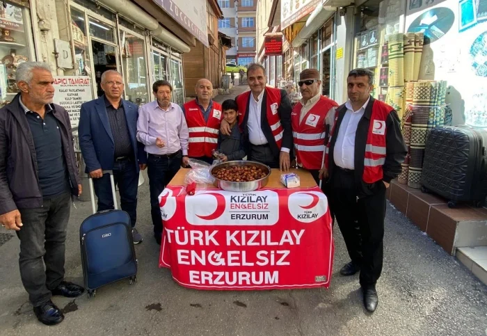 turk kizilayi engelsiz erzurum subesi esnafa lokma ikraminda bulundu 1727602310