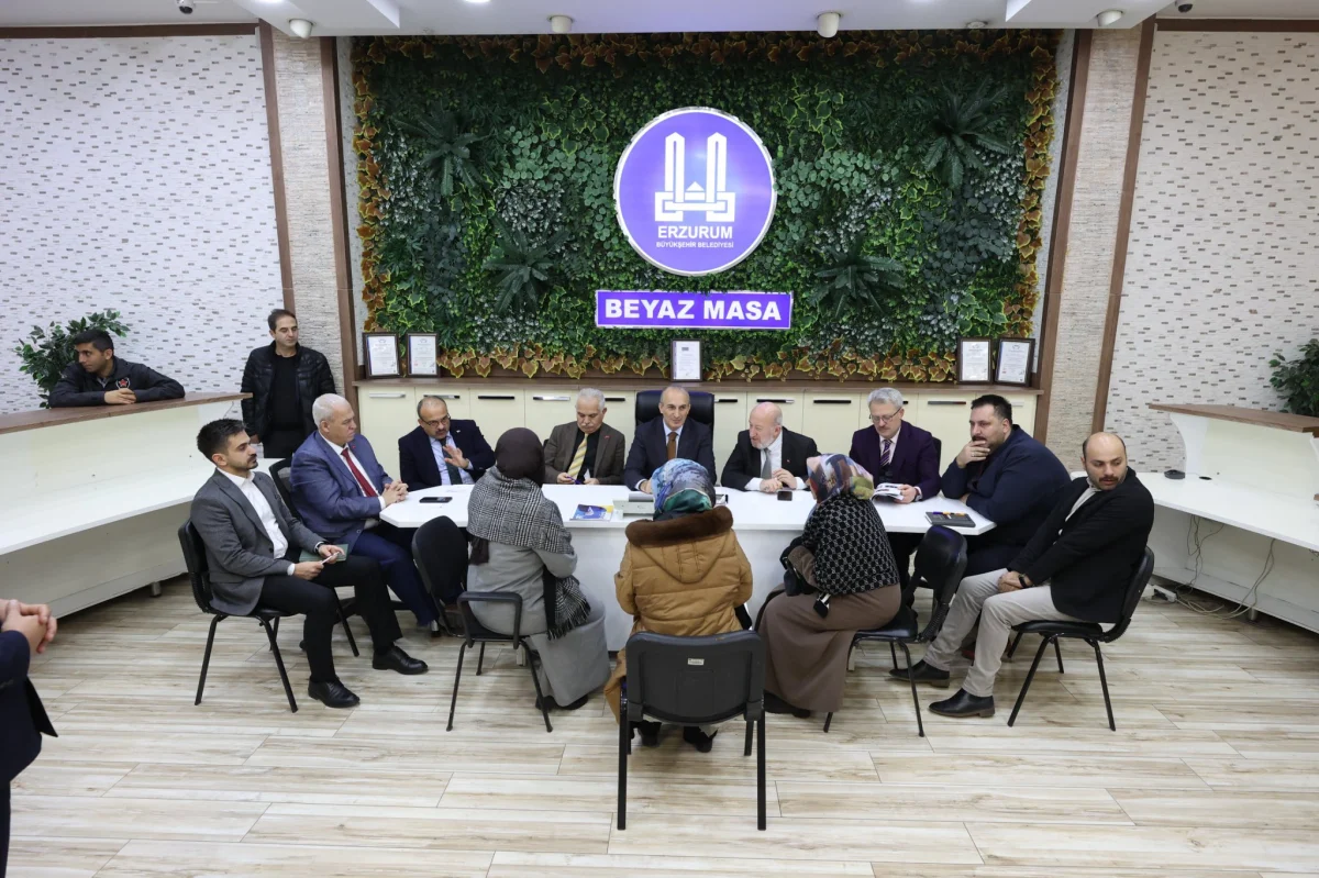 büyükşehir belediyesi halk günü programını sürdürdü