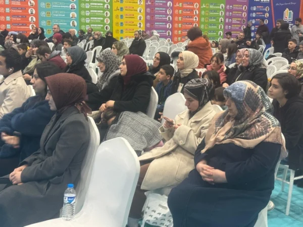 kitap fuari nda gazeteciler konustu 33266 4 600