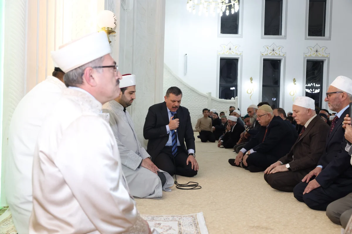 erzurum büyükşehir belediye başkanı mehmet sekmen, regaib kandili dolayısıyla yıldız kardeşler camii’nin açılış programına katıldı. dualar ve kur’an-ı kerim tilavetiyle gerçekleşen açılış yoğun ilgi gördü.